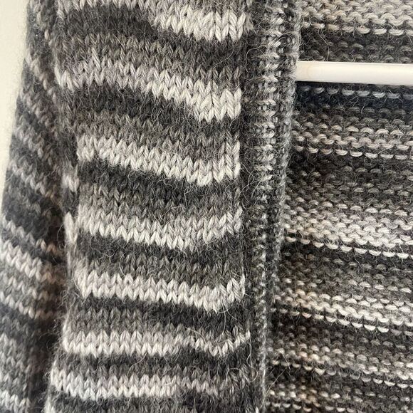Theory 100% Alpaca Sweater Black Striped Gray Cardigan Size Small - Picture 3 of 5